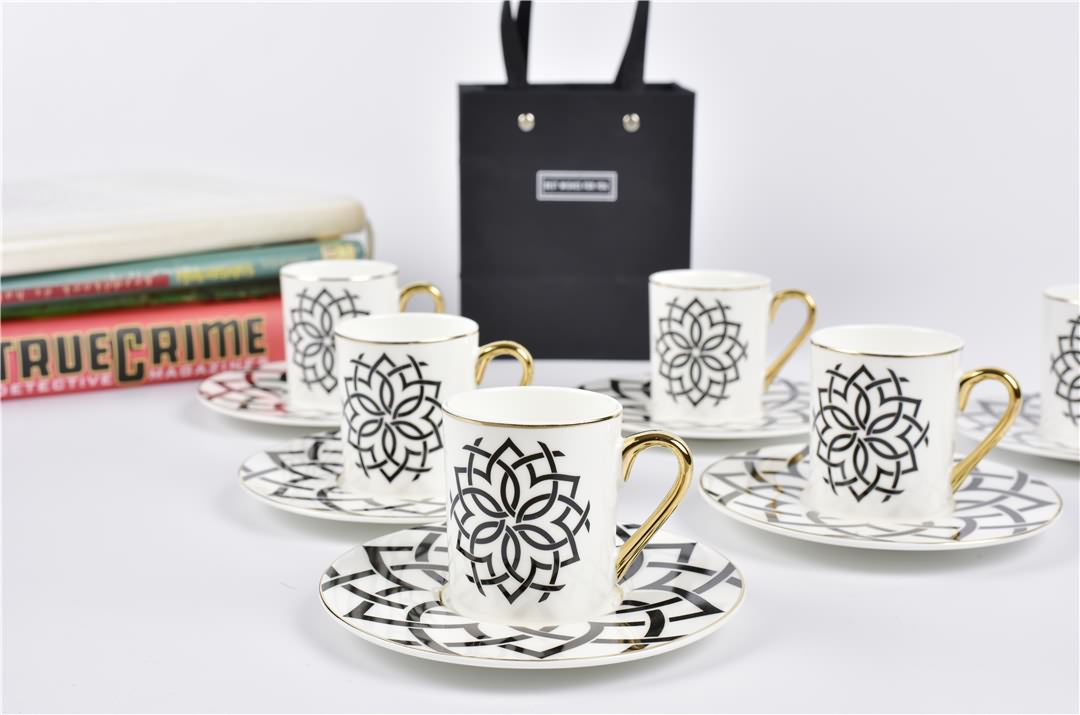 One of Hottest for Dubarry Cutlery -
 Van Cleef shape New bone china Espresso cup&saucer set , 90cc Espresso Cups with Saucers, cups with Golden Handle, for Espresso and coffee, Pattern Design ...