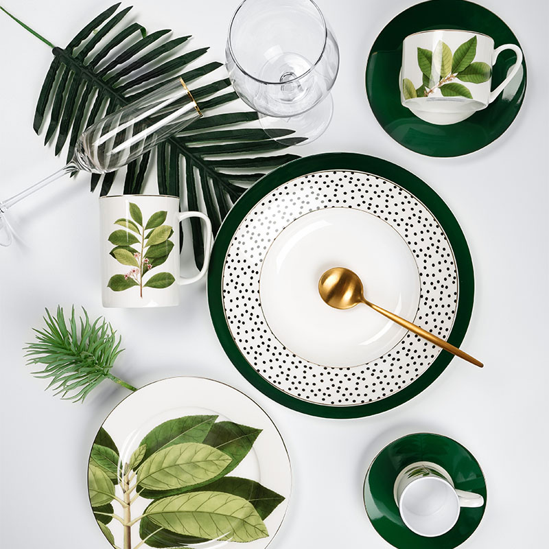 Beautiful dinnerware set make a unique gift for every lover of jungle Featured Image