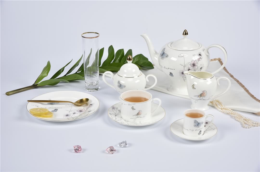 Butterfly design dinner set Featured Image