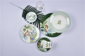 Parrot design dinner set