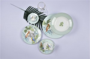 Parrot design dinner set